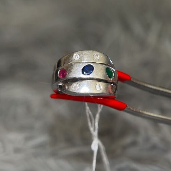 18k Diamonds, Emerald, Sapphire & Ruby Ring - Picture 5 of 16